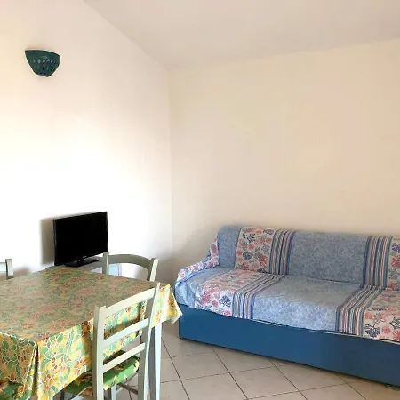 Διαμέρισμα With One Bedroom In Provincia Di Olbia Tempio With Wonderful Sea View Shared Pool And Balcony 2 Km From The Beach *